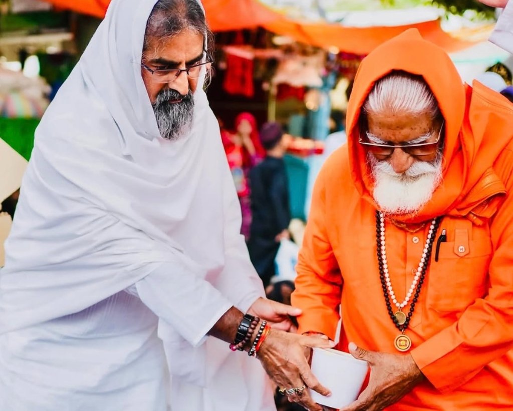 Interfaith Harmony – Hereditary Khadim and Hindu Sadhu at Ajmer Sharif